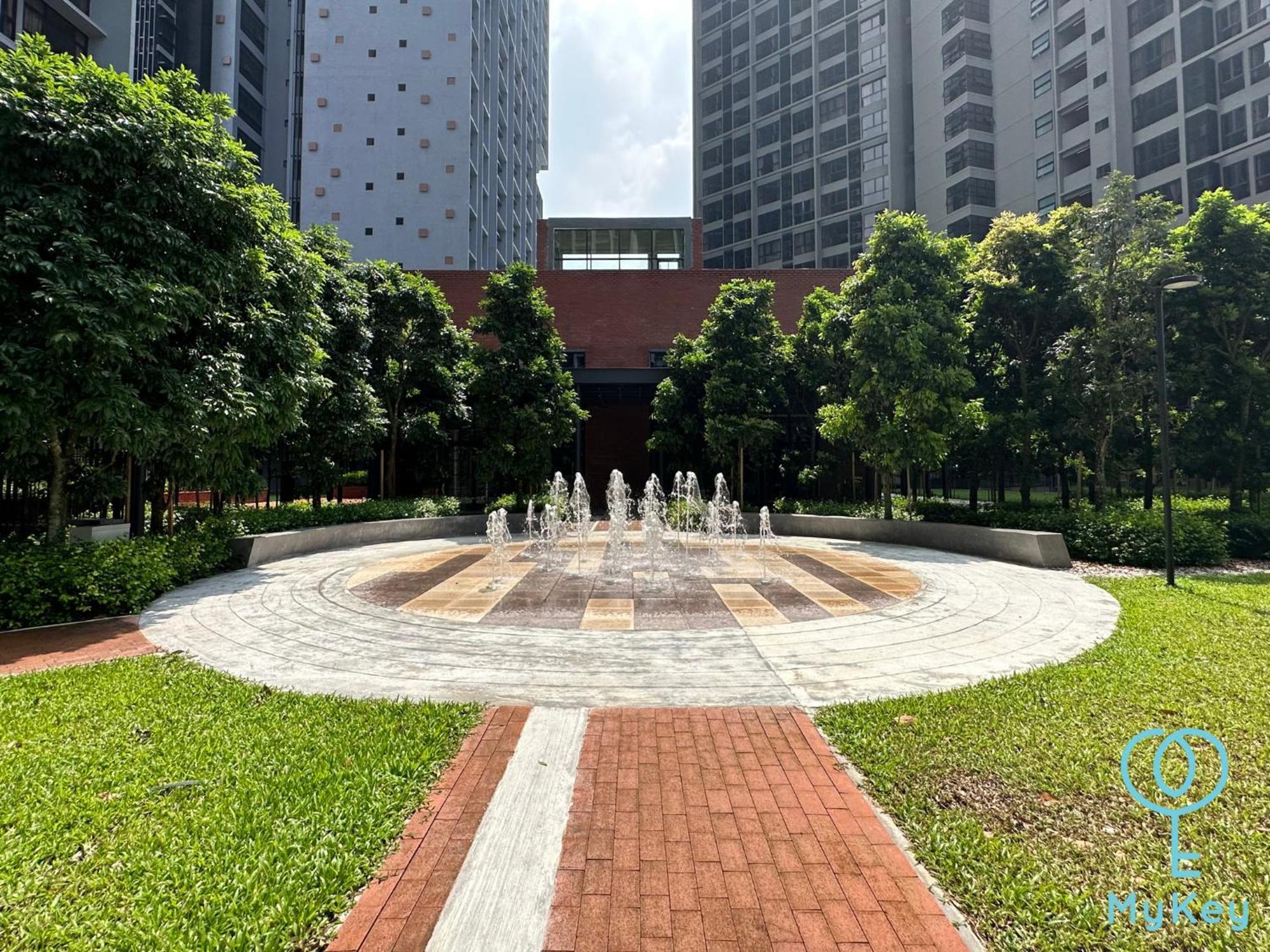 Millerz Square By Mykey Kuala Lumpur Exterior foto Fountain at the entrance of the station